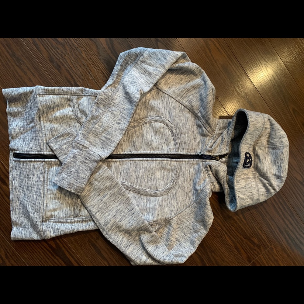 Lululemon older scuba sweater